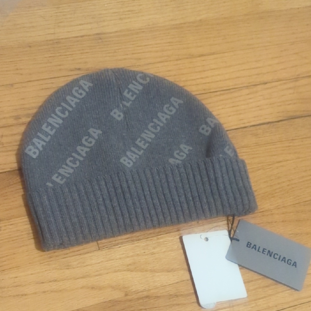 Balenciaga Alover Logo Beanie